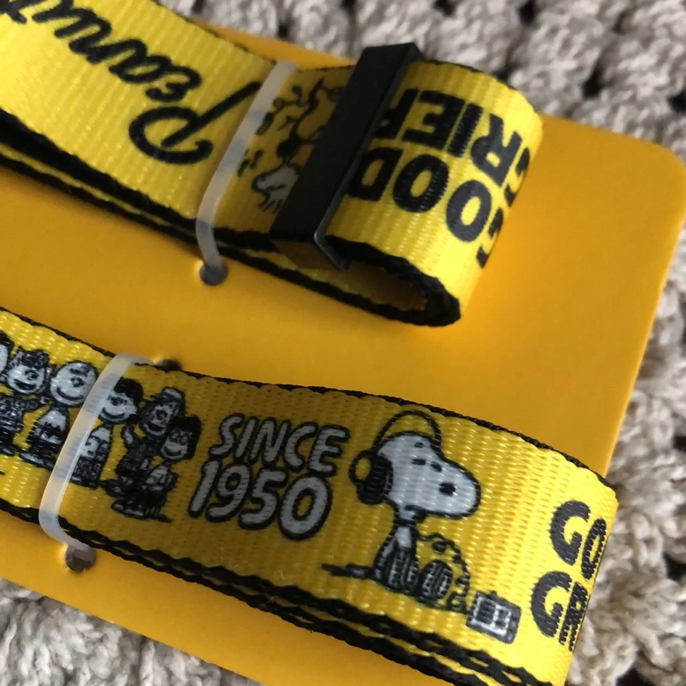 Peanuts Characters Yellow Pet Leash and Collar Set